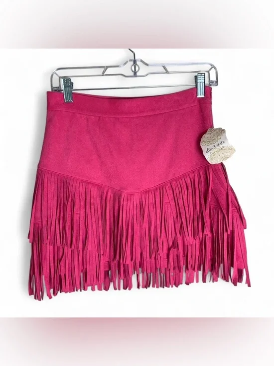 🤠 Altar’d State Farah Fringe Mini Skirt - NWT
Brand: Altar’d State - Picture 2 of 5